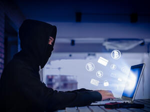 العالم يسعى بشكل حثيث  لحماية شبكات الإنترنت بعد اختراق وكالات حكومية أمريكية