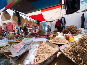 تتخطى نفقات دعم الغذاء في تونس ملياري دينار (660 مليون دولار) سنوياً