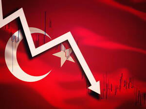 فقدت الليرة في ذلك الوقت 40 في المائة من قيمتها وتهاوت إلى مستوى 7.25 ليرة للدولار