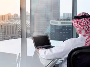 السعودية تقر بقصر مهن ووظائف خدمة العملاء "عن بعد" على المواطنين