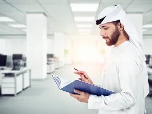الإمارات تعتمد برنامجاً لجذب العاملين عن بعد