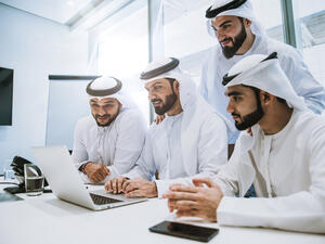 نشرت Dubaicareers.ae فرص عمل حكومية على موقعها على شبكة الإنترنت، مع تقديم العديد من الوظائف براتب شهري يصل إلى 40.000 درهم