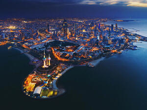  استمرار توظيف المواطنين في الجهات الحكومية بأعداد كبيرة سيضغط على الميزانية العامة للدولة المرهقة بالفعل، بسبب استمرار العجز المالي بها