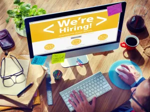 قاد قطاع التعليم الزيادة في التوظيف عبر الإنترنت بزيادة قدرها 19% مقارنة بنفس الفترة من عام 2018