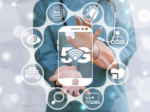  أجرى وزير الاتصالات مكالمة محلية مباشرة باستخدام هاتف 5G 