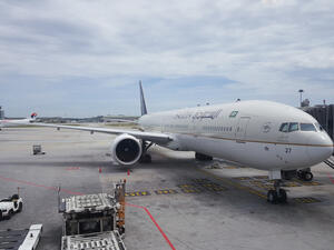 كانت السعودية قررت في 15 مارس الماضي تعليق الرحلات الجوية الدولية في إطار جهودها للسيطرة على فيروس "كورونا"