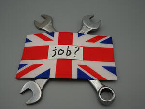 معدل البطالة في بريطانيا يرتفع من جديد وتسريح العمالة يسجل مستوى قياسيا