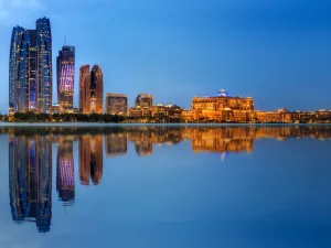Abu Dhabi To Light up 140,000 Streetlights With Energy-Efficient Leds