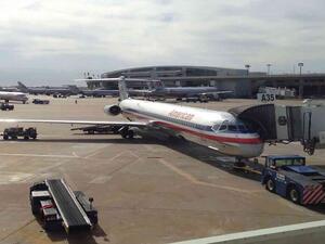 الولايات المتحدة الأمريكية تلغي أكثر من 1300 رحلة جوية بسبب عاصفة متوقعه