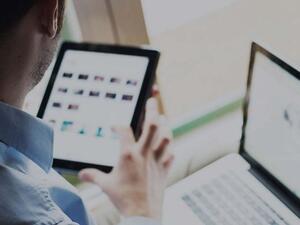 نمت المبيعات داخل التطبيقات أيضًا بنسبة تصل إلى 79 في المائة، مما يشير إلى أن المستهلكين قد يميلون إلى الشراء داخل التطبيقات التي توفر تجربة تسوق سهلة ومريحة