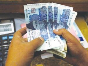 يعاني الاقتصاد الباكستاني من تدهور خطير