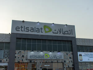 قطاع الاتصالات في الإمارات الأقل تأثّراً بـ «كورونا»