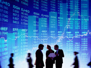 انخفضت الأسهم الأوروبية، وتراجع مؤشر ستوكس 600 للأسهم الأوروبية 1.5 %، وانخفضت أسهم شركات التعدين 3.1 % بسبب انكشافها على الصين