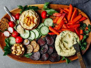 مع وجود أكثر من 200 طبق في القائمة من المأكولات من جميع أنحاء العالم، يهدف Veganity إلى الاعتراف به من قبل موسوعة غينيس للأرقام القياسية كأكبر مطعم نباتي في العالم