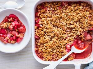 فطيرة الفراولة والرواند الشهية