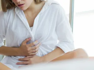 أعراض الحمل خارج الرحم بدون نزيف ما هي وكيف تعالج؟