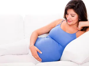 أين يكون نبض الجنين في الشهر الرابع؟