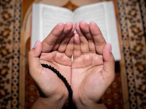 دعاء للأموات في قبورهم