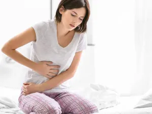 ماذا تشعر المرأة عند تلقيح البويضة؟