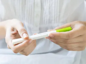 متى ينزل الجنين بعد نزول هرمون الحمل