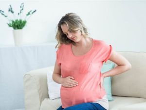 متى ينقلب الجنين للبكرية؟ وماهي أعراضه