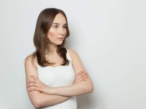 مين نزل عليها دم بعد الابرة التفجيرية وطلعت حامل