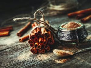 هل القرفة تسبب الإجهاض؟ وآثارها الجانبية للحامل