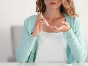 هل انخفاض السكر يسبب وفاة الجنين؟