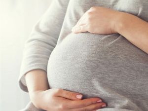 هل كثرة الإفرازات للحامل يدل على نوع الجنين؟