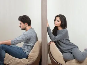 هل يأثم الرجل إذا هجر زوجته في الفراش