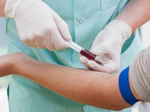 هل يظهر الحمل في تحليل الدم قبل موعد الدورة بأسبوع؟