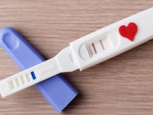 هل يمكن أن يكون اختبار الحمل إيجابي ولا يوجد حمل