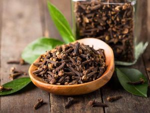 وصفة القرنفل للحمل بعد الدورة: خلطات مجربة وسريعة