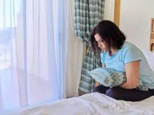 كيف تكون إفرازات الحمل بعد تأخر الدورة بيومين