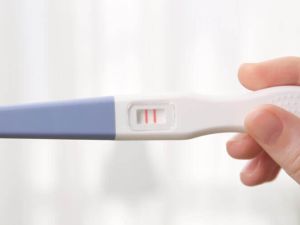 متى يحدث الحمل قبل الدورة أو بعدها