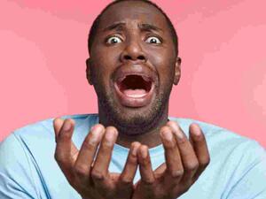 يتمتع الحوت بالعديد من السمات المميزة إلا المرونة