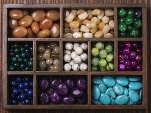 الزبرجد حجر يمنح حامله القدرة على التبصّر كما يعزز الذكاء