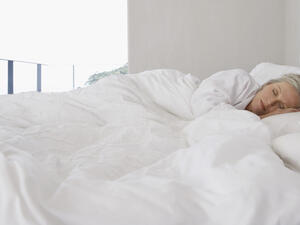 يشير الحلم بإطلاق النار إلى الشخص يتأذى من قبل شخص ما في حياته