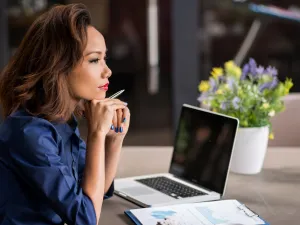 القوس عبقري بطبيعته، كما أنه جريء ولا يكترث للآخرين