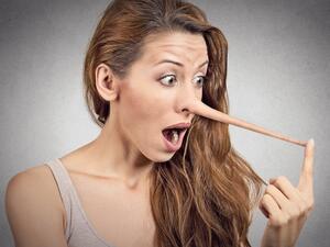 غالبًا ما يكذب أصحاب برج السرطان في علاقتهم مع الشريك