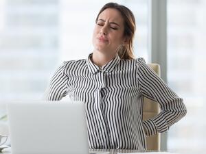 مع تقدم في السن، يصبح الديسك جافاً و أقل مرونة