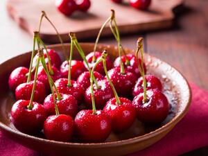 يعتبر الكرز الأحمر مصدراً غنيّاً بالبوتاسيوم