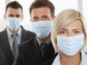 تجنّب ملامسة العينين أو الأنف خلال اليوم 