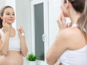 الحمل مرحلة حساسة حيث تمر المرأة خلالها بتغيرات جسدية ونفسية