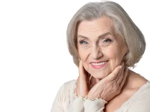 الشعر القصير هو الموضة التي تليق بالسيدات بعد عمر ال50