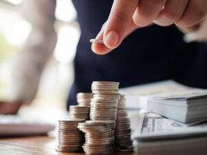 تفسير حلم اخذ المال في المنام