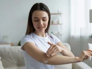 يمكن أن يؤدي تناول الكثير من السكر في مجرى الدم إلى تشابك الكولاجين