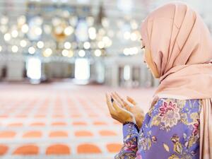 القيام ثم القيام ثم القيام في هذه الليالي المباركة، وفضل قيامها قد جاءت به النصوص الصحيحة