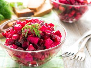 سلطة الشمندر الوردية