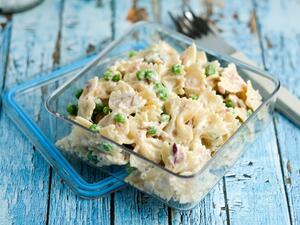 سلطة المعكرونة بالمايونيز والزبادي